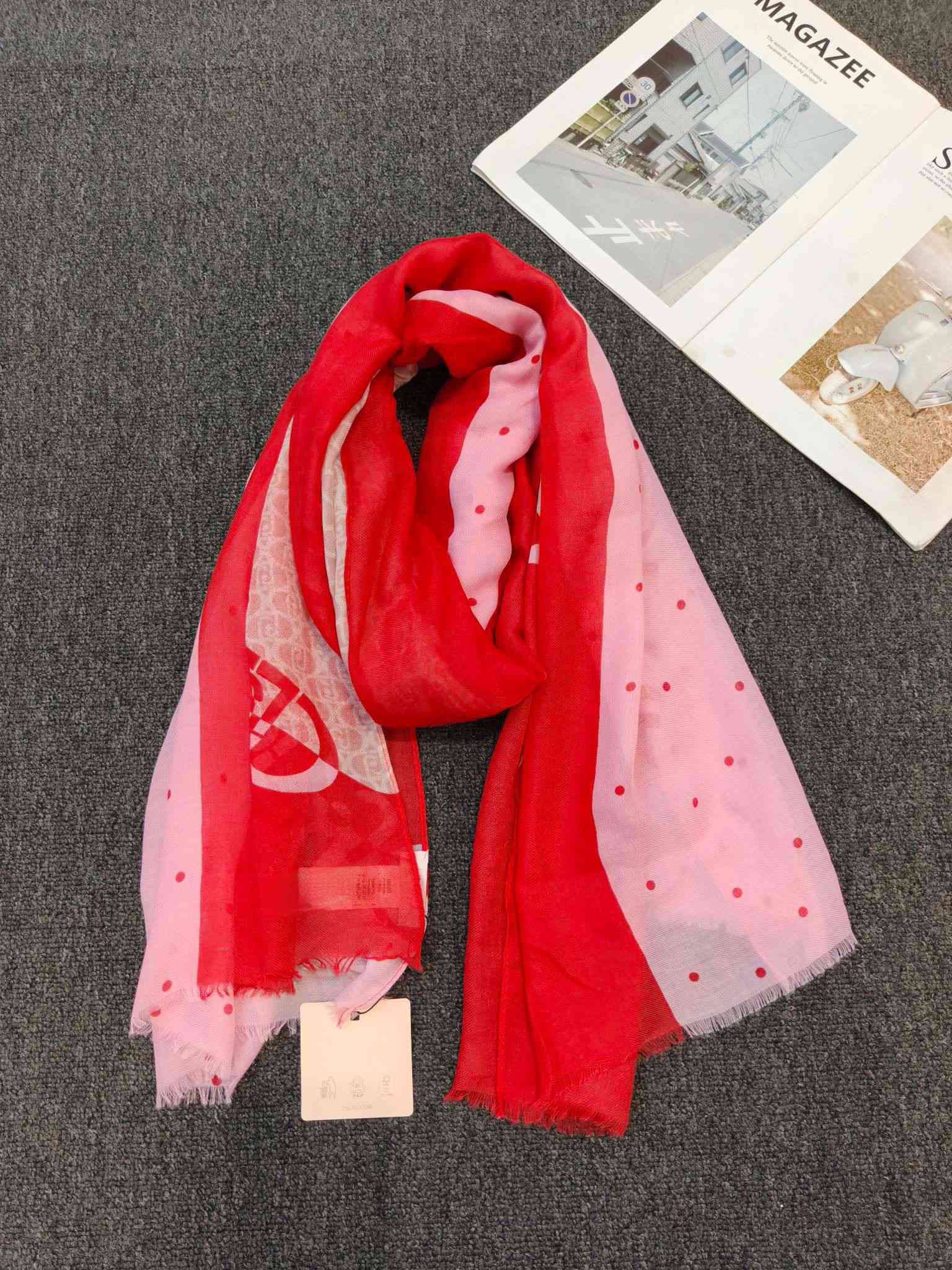 European and American style It - Beach Towel Large 评论和价格