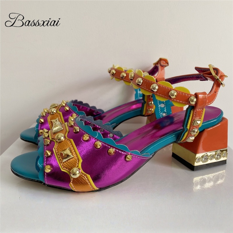 Luxury Rivet T-Strap Sandals W - Casual Sandal Leather 评论和价格
