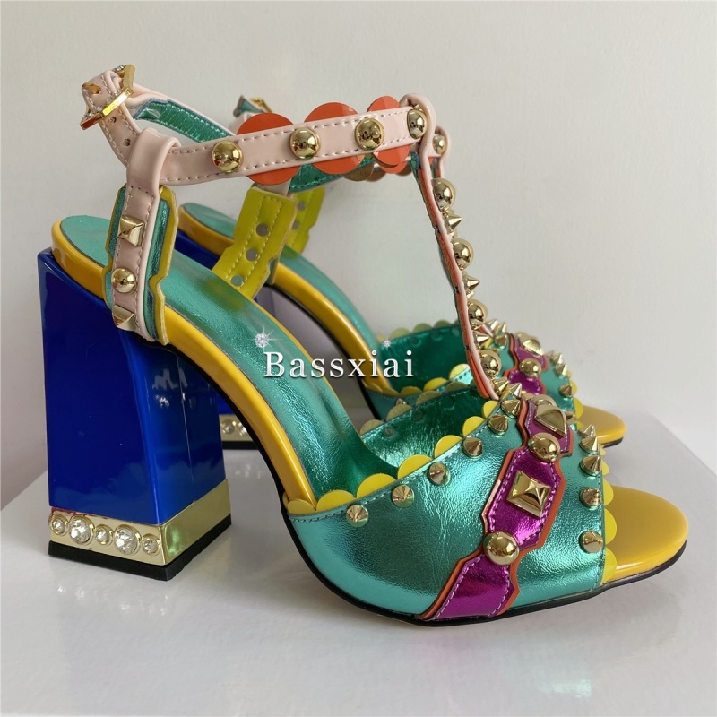 Luxury Rivet T-Strap Sandals W - Casual Sandal Leather 评论和价格